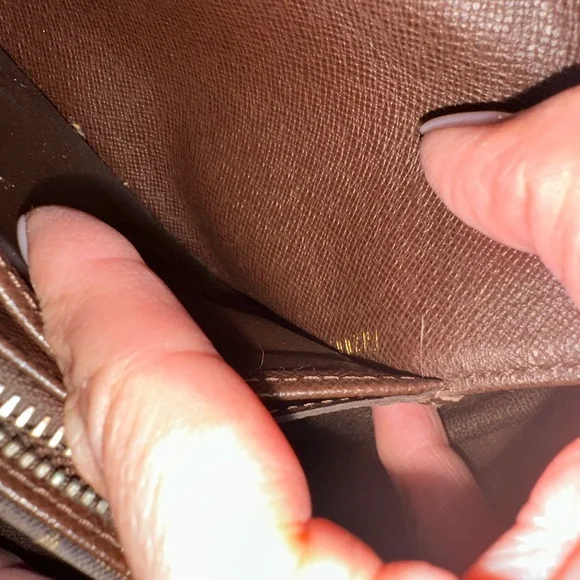 Mini Lin Brown Denim Louis Vuitton Wallet - Picture 11 of 12